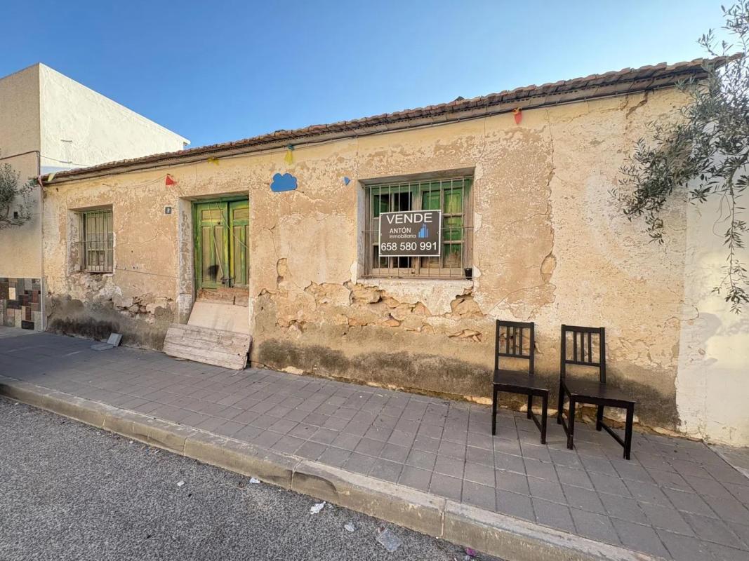 Sprzedaż mieszkania w Calle Trébol, 5, Alicante / Alacant
photo 1