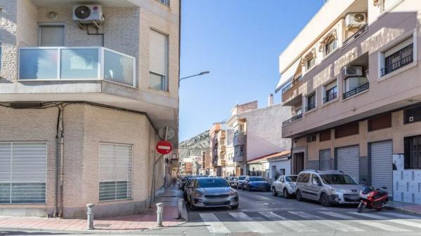 Studio for sale in Calle Pizarro, Elda photo 1