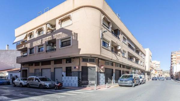 Studio for sale in Calle Pizarro, Elda thumbnail 1