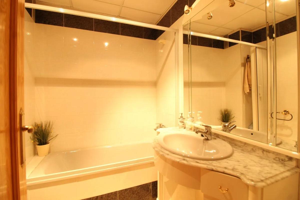Sale of apartment in Calle Milagros Maestre Esteve, Elda
photo 2