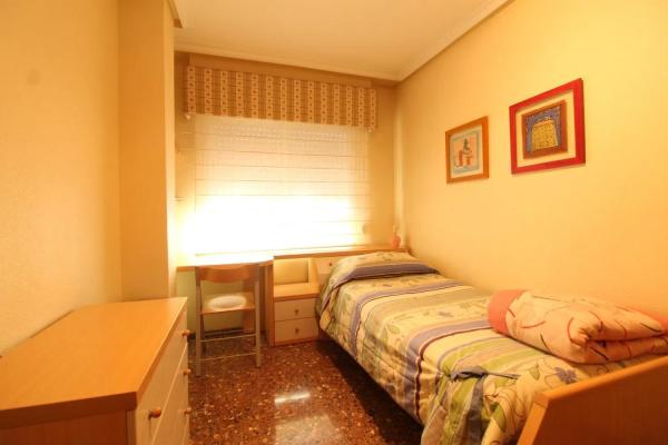 Apartment for sale in Calle Milagros Maestre Esteve, Elda thumbnail 2