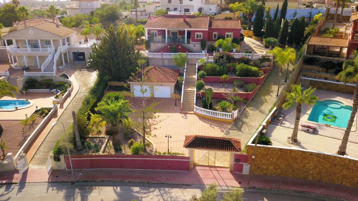 Propiedades en venta y alquiler en España photo 2