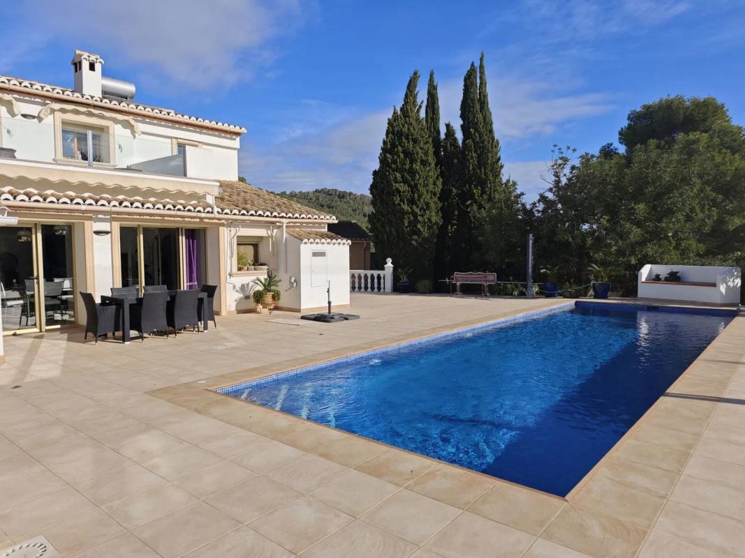 Properties for sale and rent in Spain photo 3