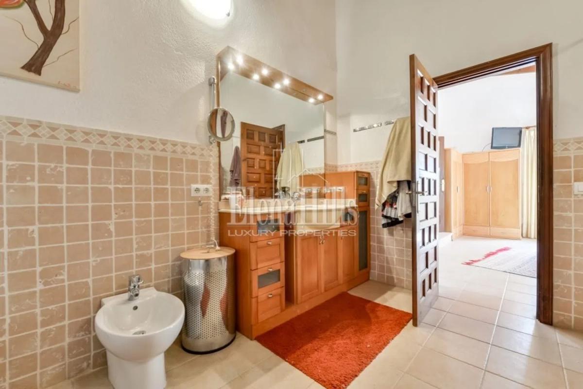Properties for sale and rent in Spain photo 3