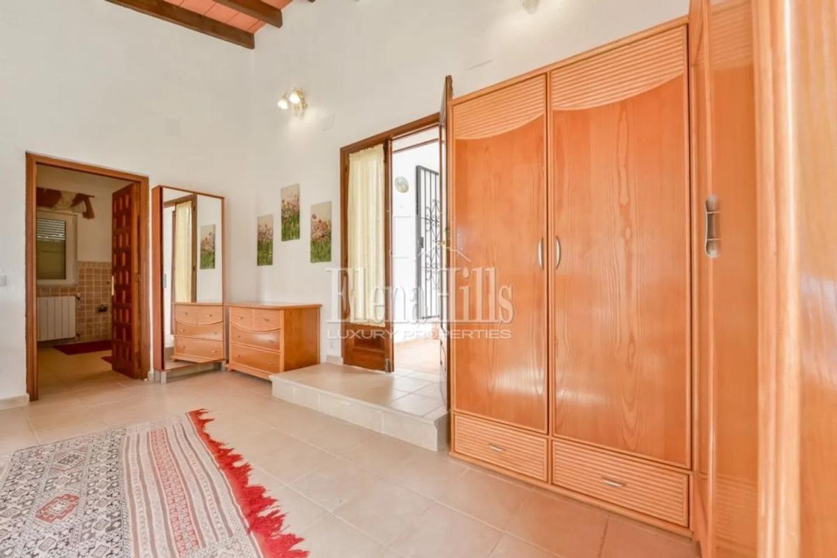 Properties for sale and rent in Spain photo 4
