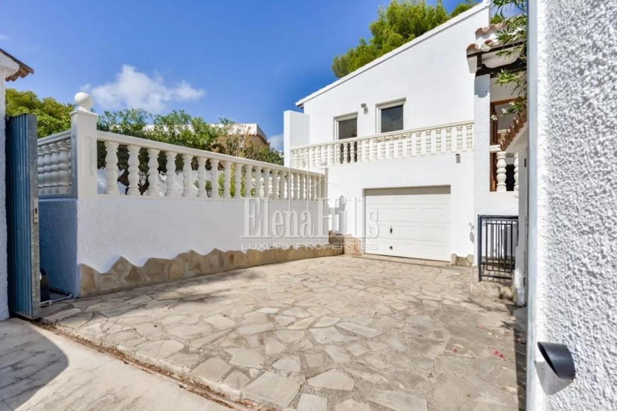 Properties for sale and rent in Spain photo 5