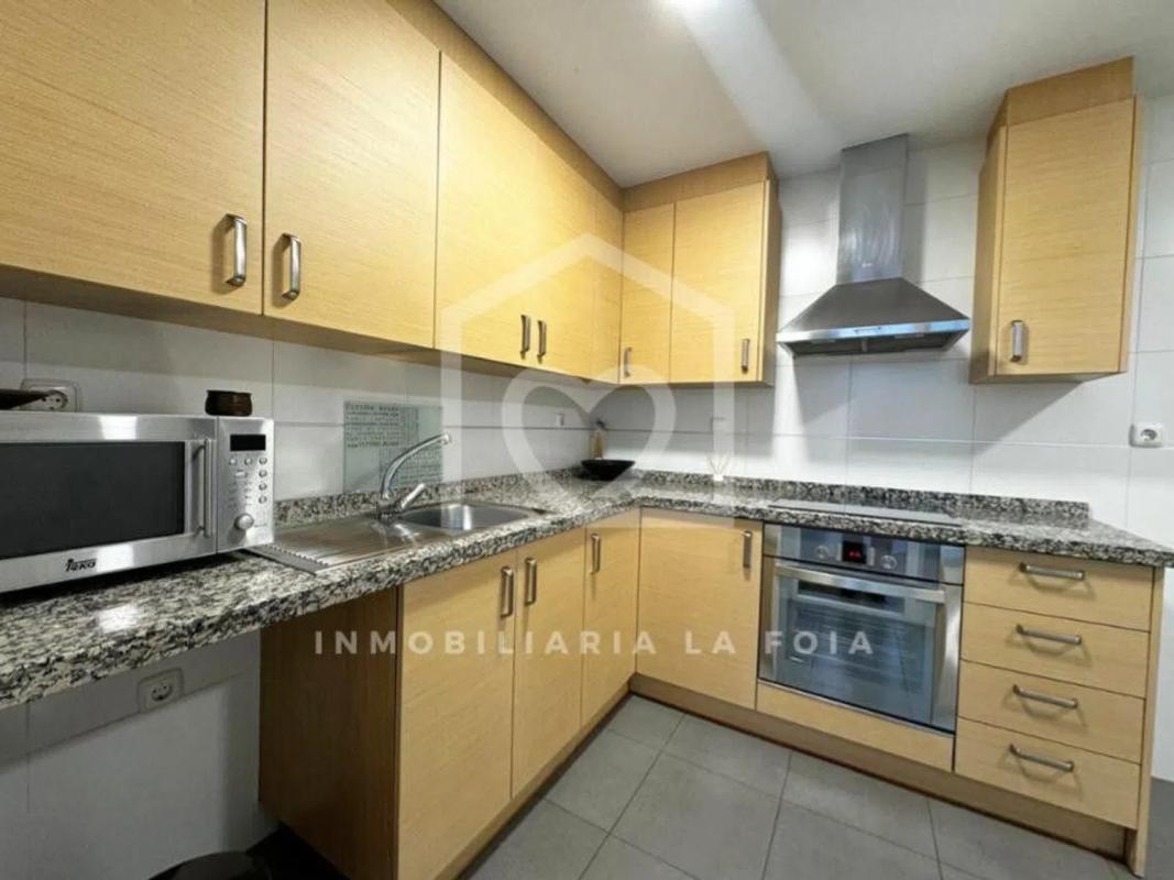 Piso en plaza Centenari del Joguet, Иби
photo 1