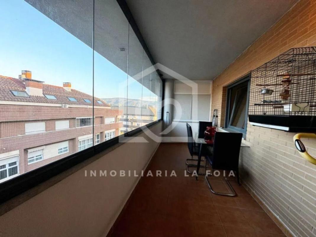 Piso en plaza Centenari del Joguet, Иби
photo 2