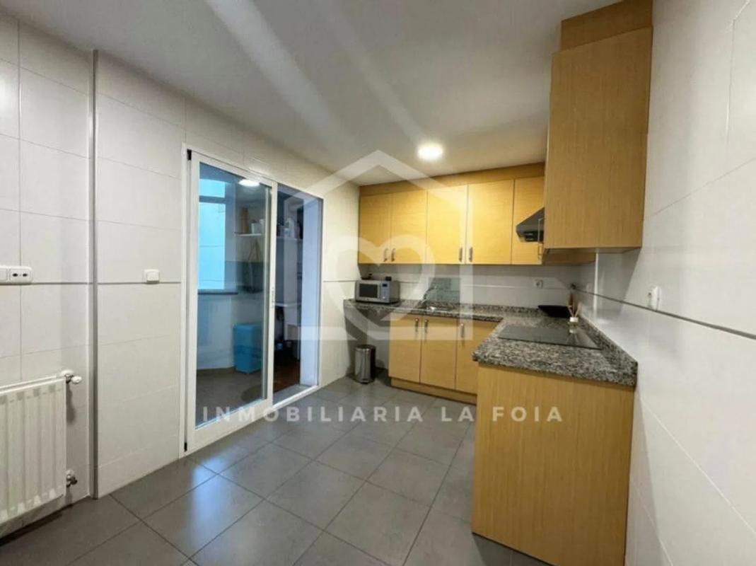 Piso en plaza Centenari del Joguet, Иби
photo 3