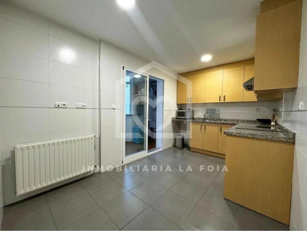 Piso en plaza Centenari del Joguet, Иби
photo 4