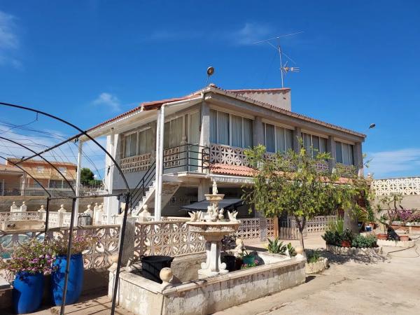 Chalet independiente en venta en , Crevillente photo 2