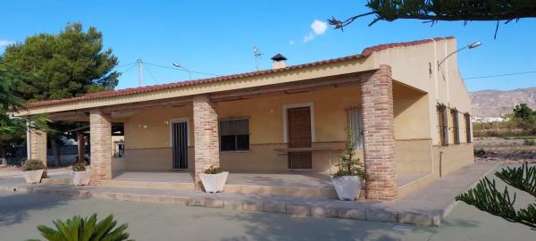 Chalet independiente en venta en , Crevillente photo 1