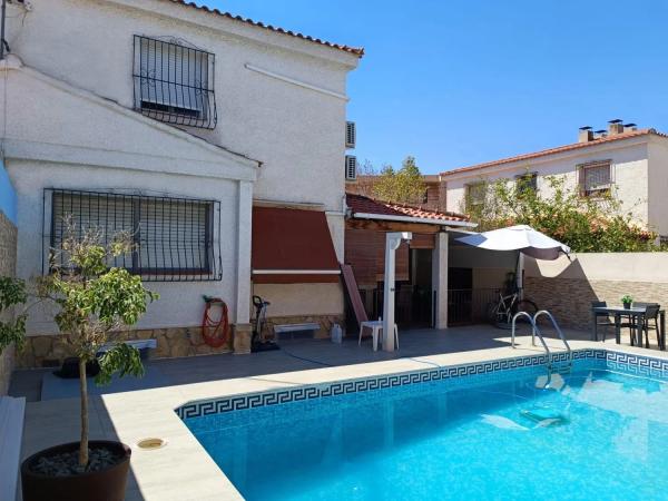Chalet pareado photo 1