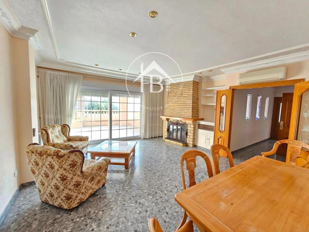 Sale of independent chalet in Centro, Mutxamel
photo 3