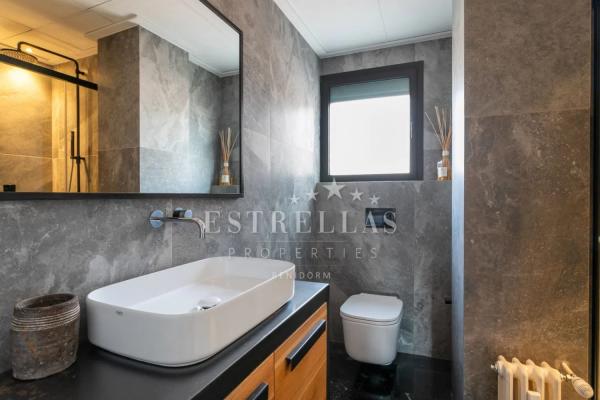 Piso en venta en Barrio San Gabriel, Alicante / Alacant thumbnail 2