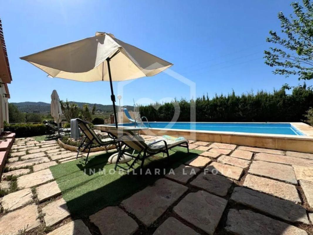 Продажа отдельного шале в , Иби photo 2