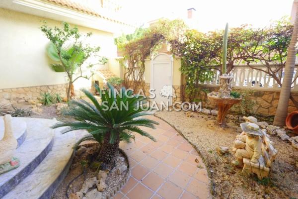 Casa de pueblo photo 1
