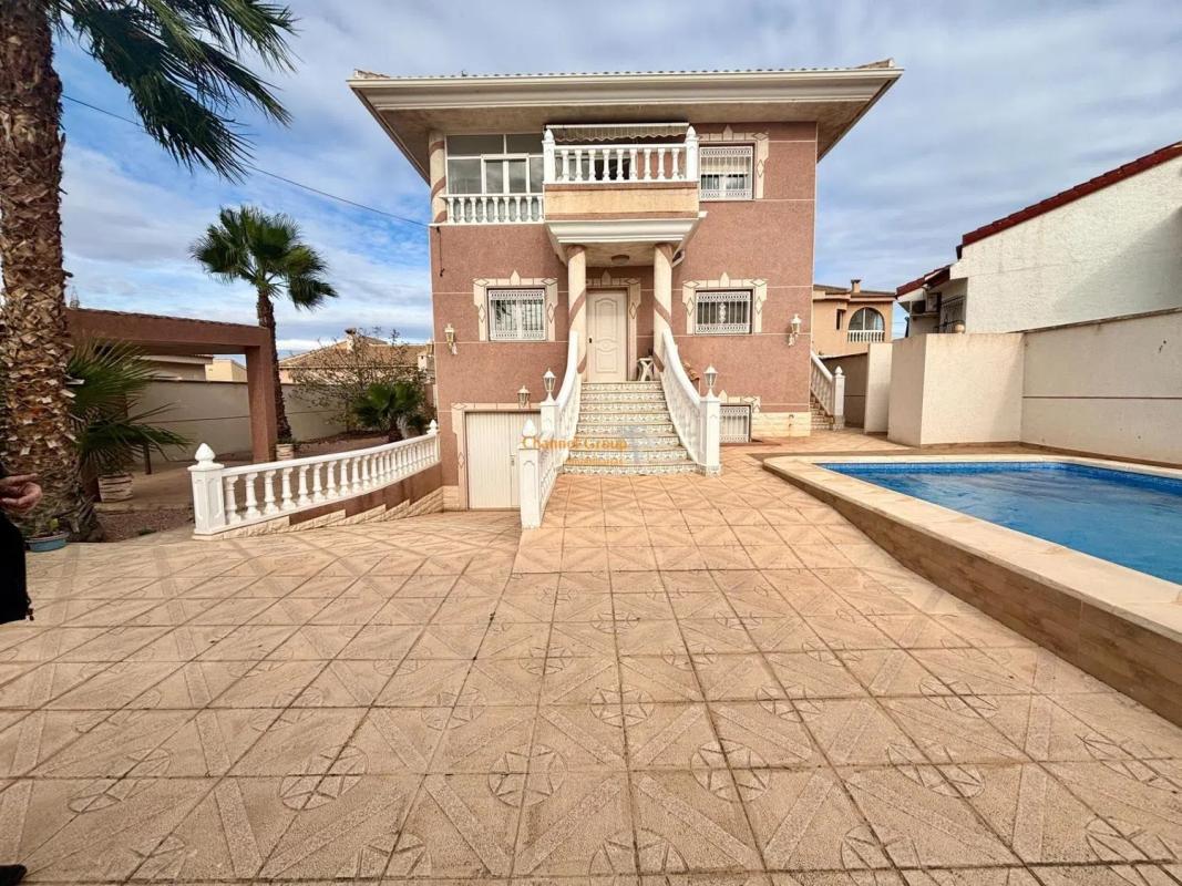 Propiedades en venta y alquiler en España photo 1