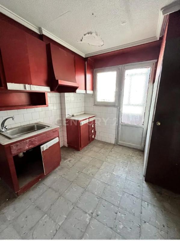 Sale of apartment in Calle Hermanos Pinzón, Elda
photo 1