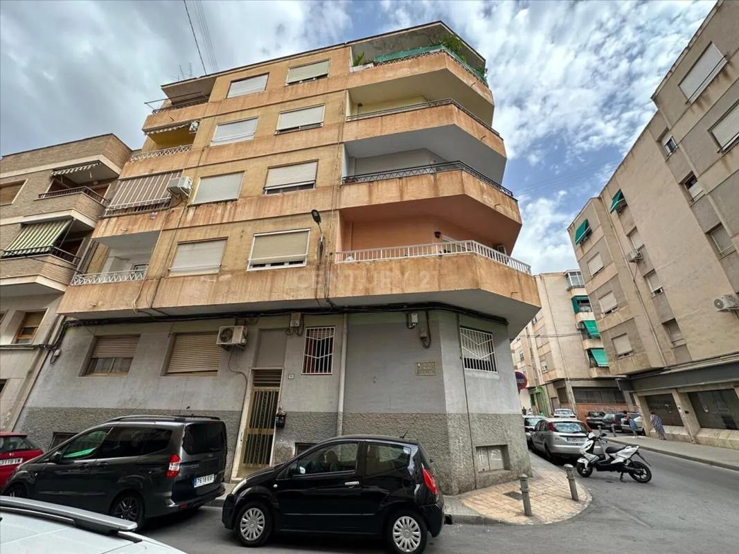 Sale of apartment in Calle Hermanos Pinzón, Elda
photo 3