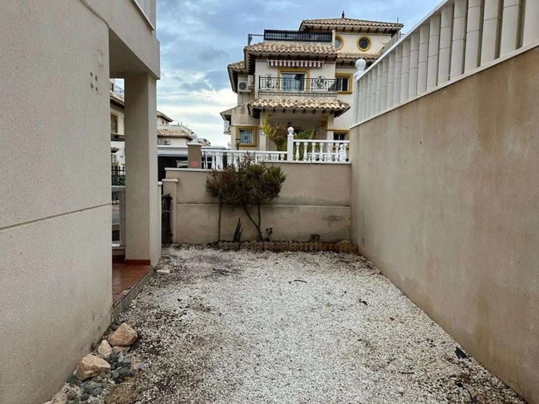 Venta de chalet independiente en Calle chile, 1, Orihuela
photo 3