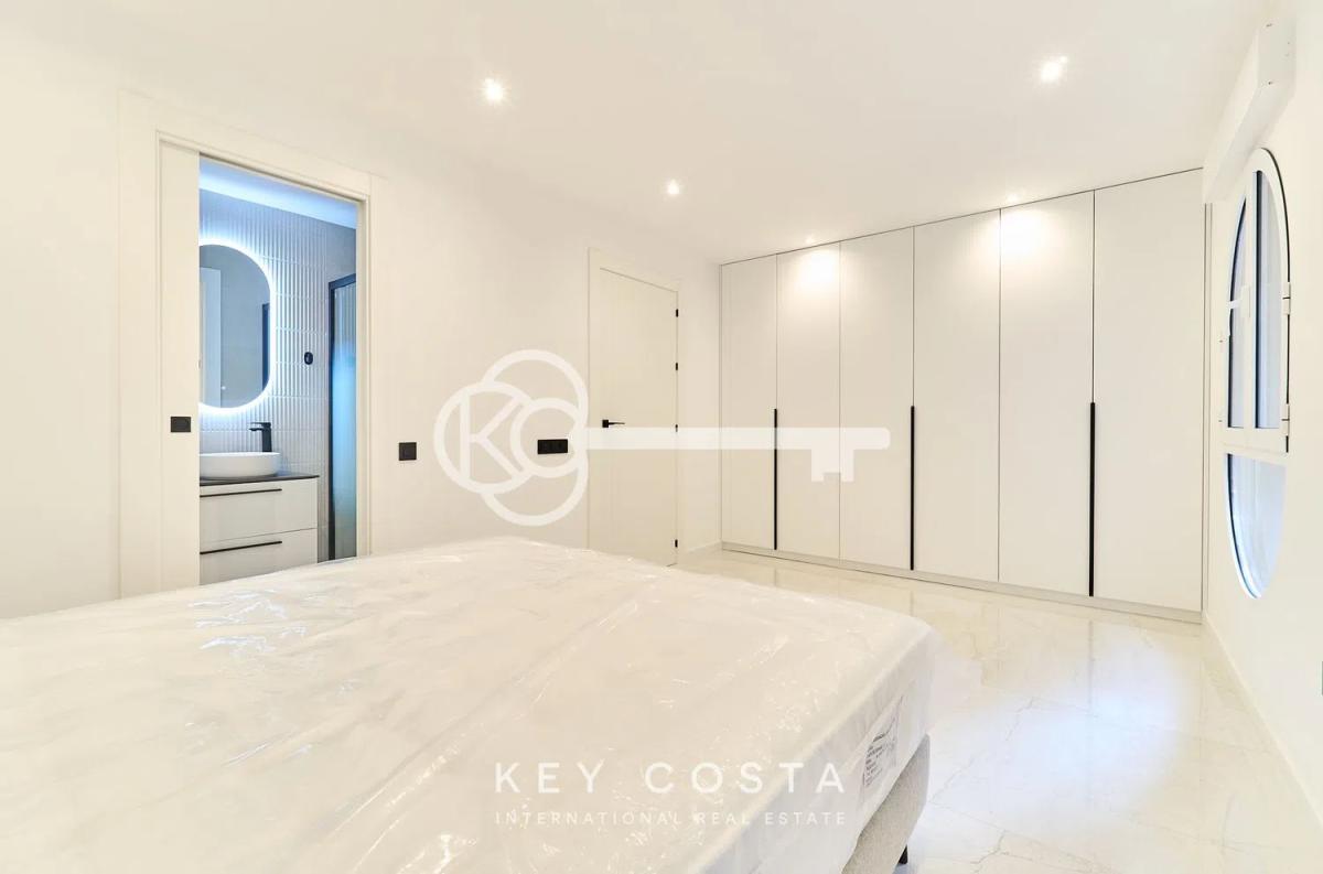 Продажа квартиры на Calle de Antonio Galdo Chápuli, Аликанте / Алакант
photo 5