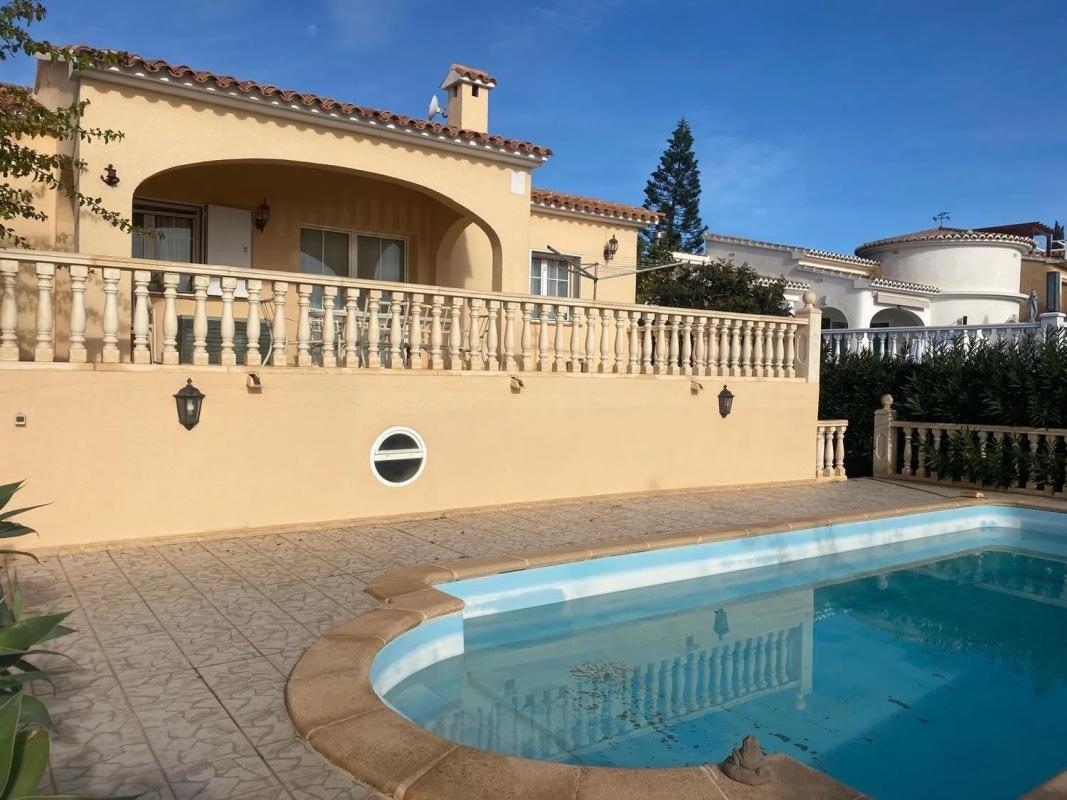 Properties for sale and rent in Spain photo 2