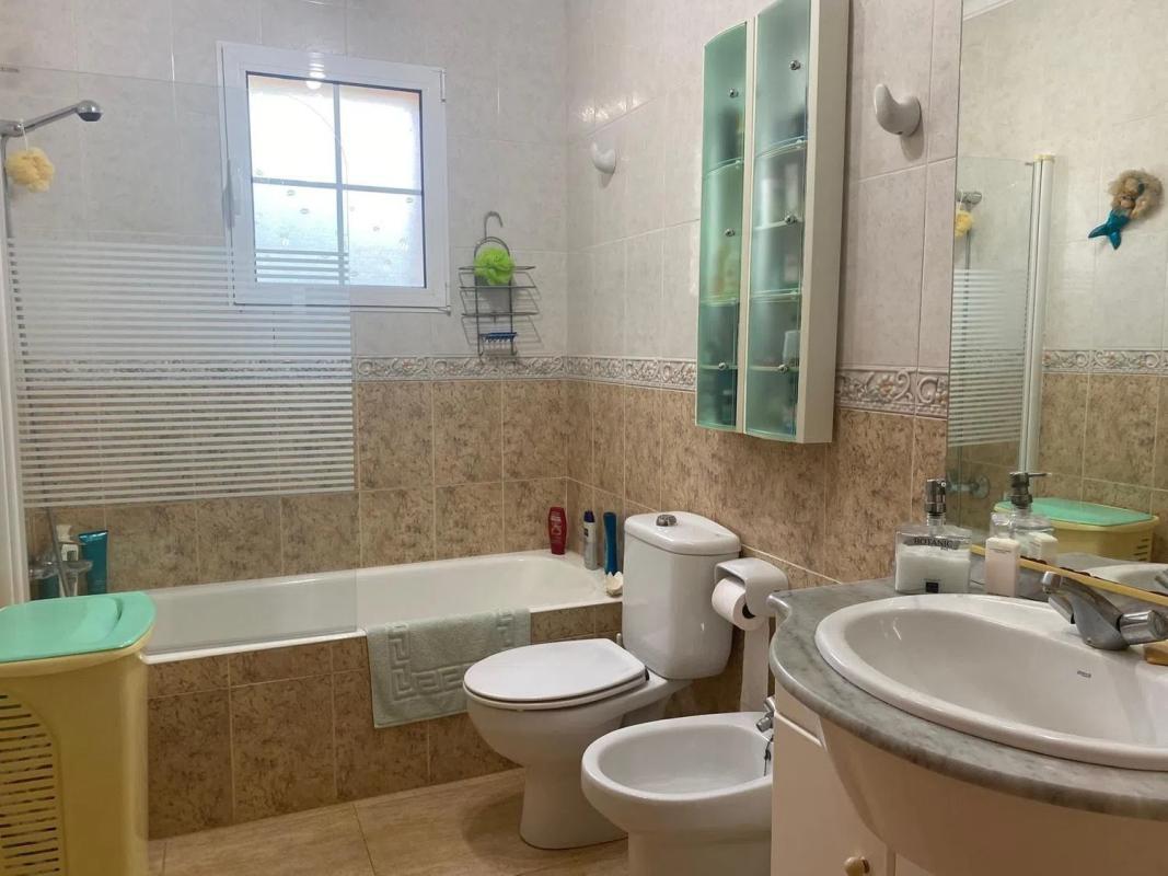 Properties for sale and rent in Spain photo 5