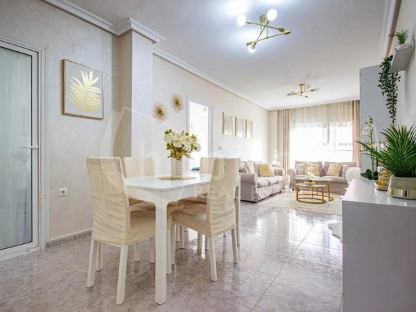 Piso en venta en , Los Montesinos photo 2