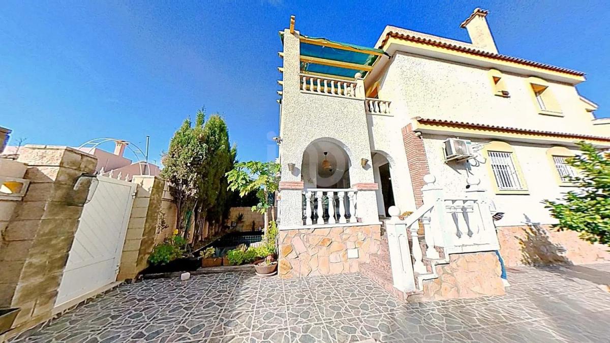 Продажа отдельного шале в , Монфорте-дель-Сид photo 2