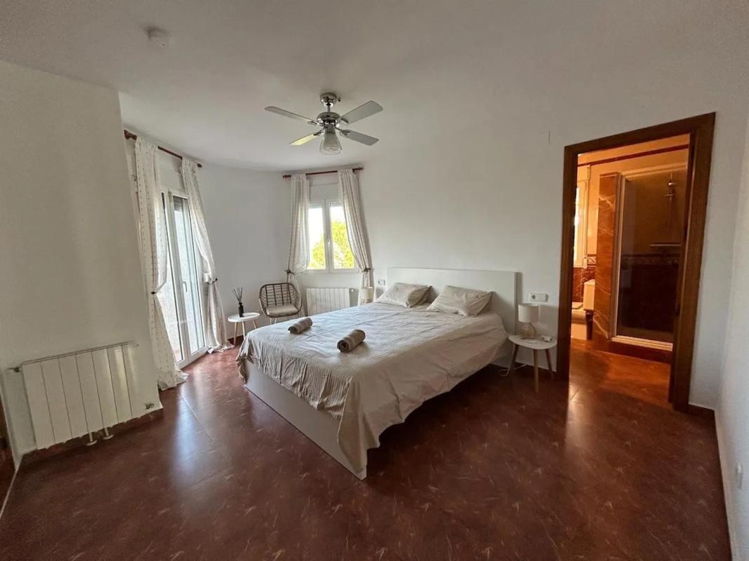 Properties for sale and rent in Spain photo 4