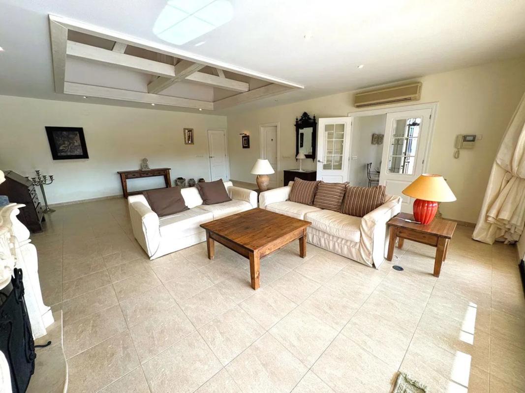 Properties for sale and rent in Spain photo 2