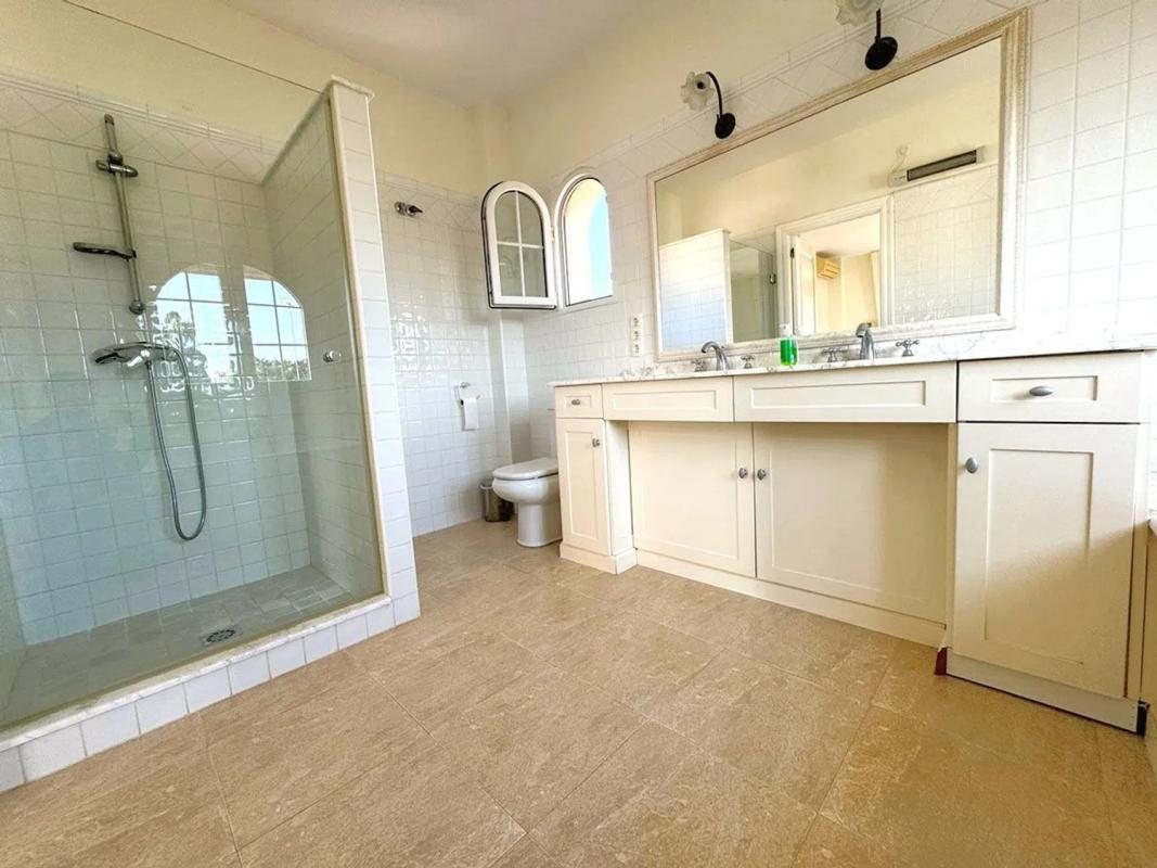 Properties for sale and rent in Spain photo 4