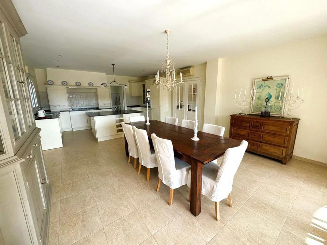 Properties for sale and rent in Spain photo 5