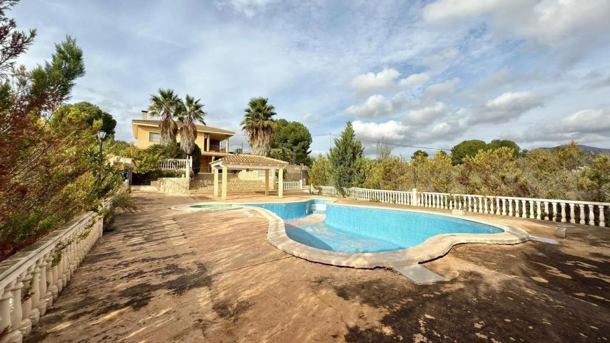Propiedades en venta y alquiler en España photo 1
