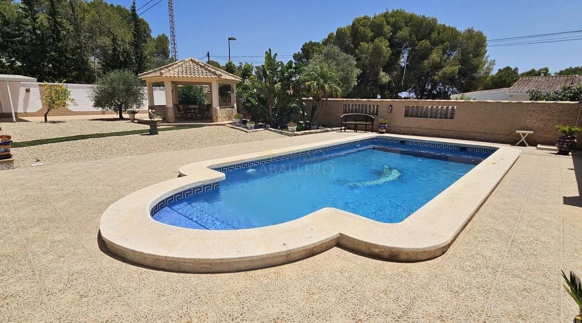 Properties for sale and rent in Spain photo 4