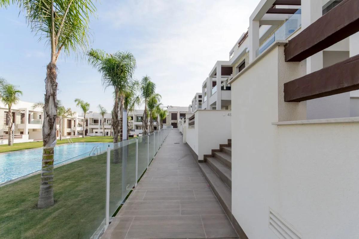 Penthouse sale in Calle Calpe s/n, Torrevieja photo 3