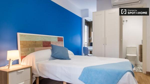 Se alquila habitación doble, apartamento de 5 dormitorios, El Pla del Real photo 4