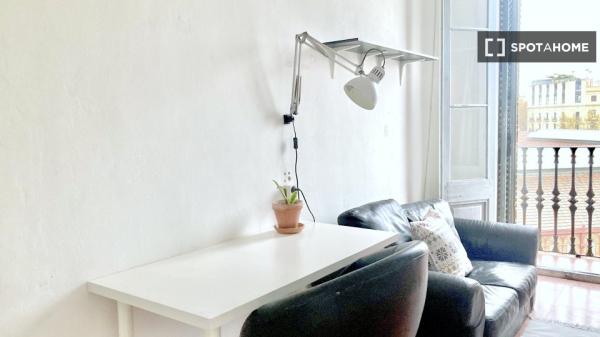 Habitación en piso compartido en barcelona. thumbnail 1