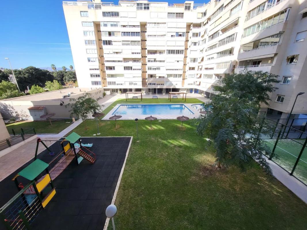 Venta de piso en Avenida Esportista Miriam Blasco, 18, Alicante / Alacant
 photo 2