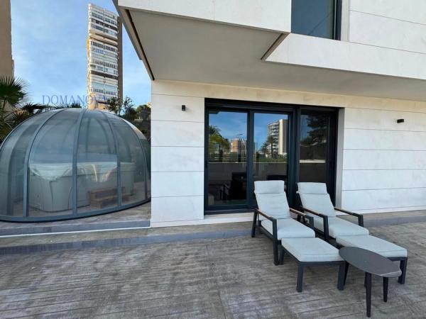 Casa independiente en avenida de Villajoyosa thumbnail 1