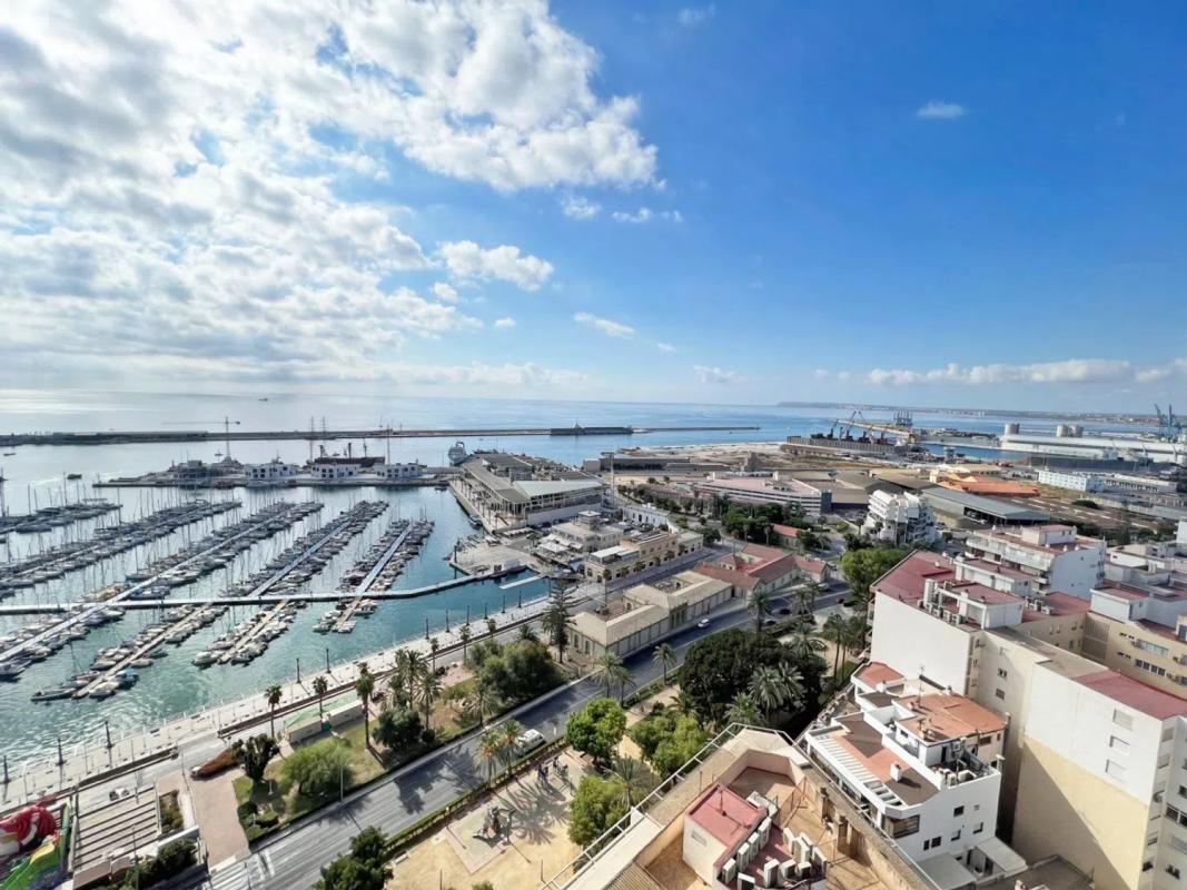 Venta de piso en Barrio Ensanche-Diputación, Alicante / Alacant
photo 1