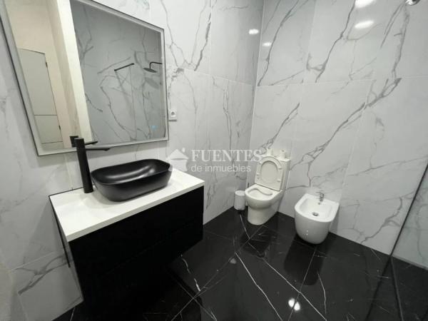 Piso en venta en Calle Cerdà, Alicante / Alacant thumbnail 1