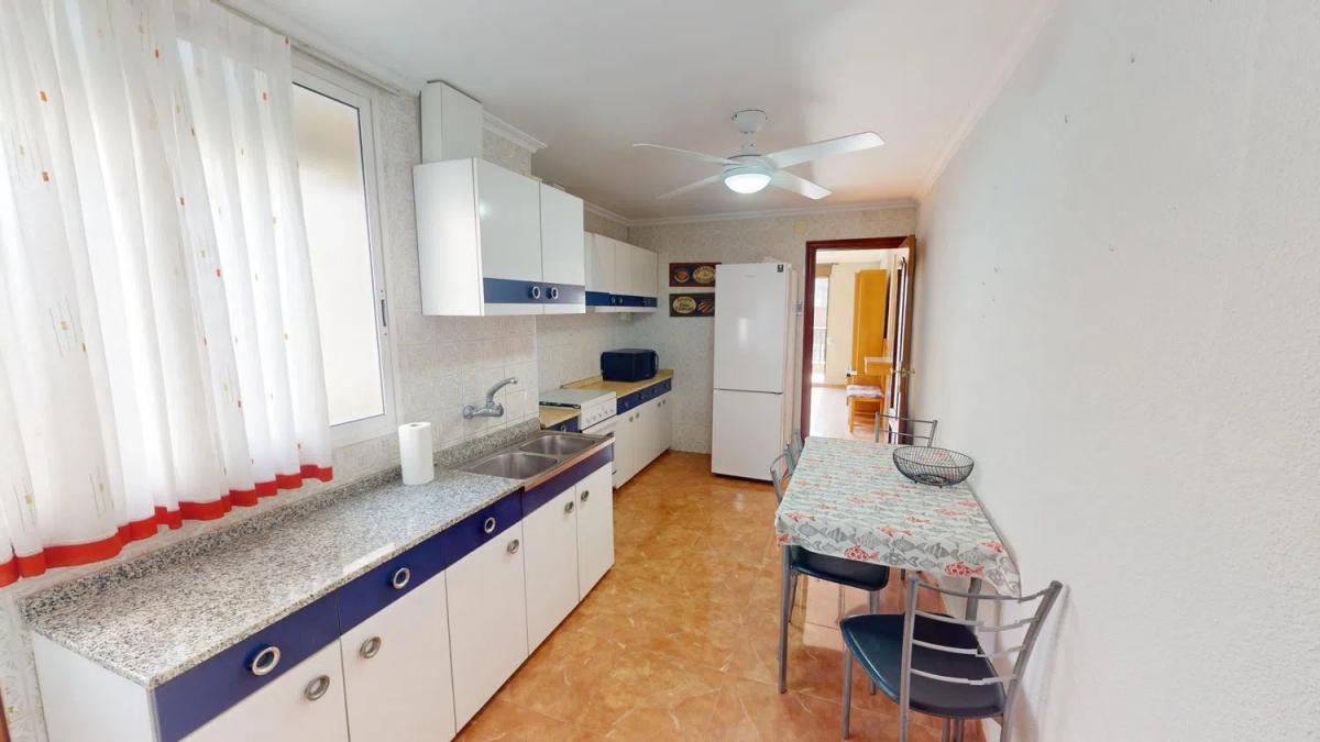 Penthouse sale in Calle Azorín, Guardamar del Segura photo 1