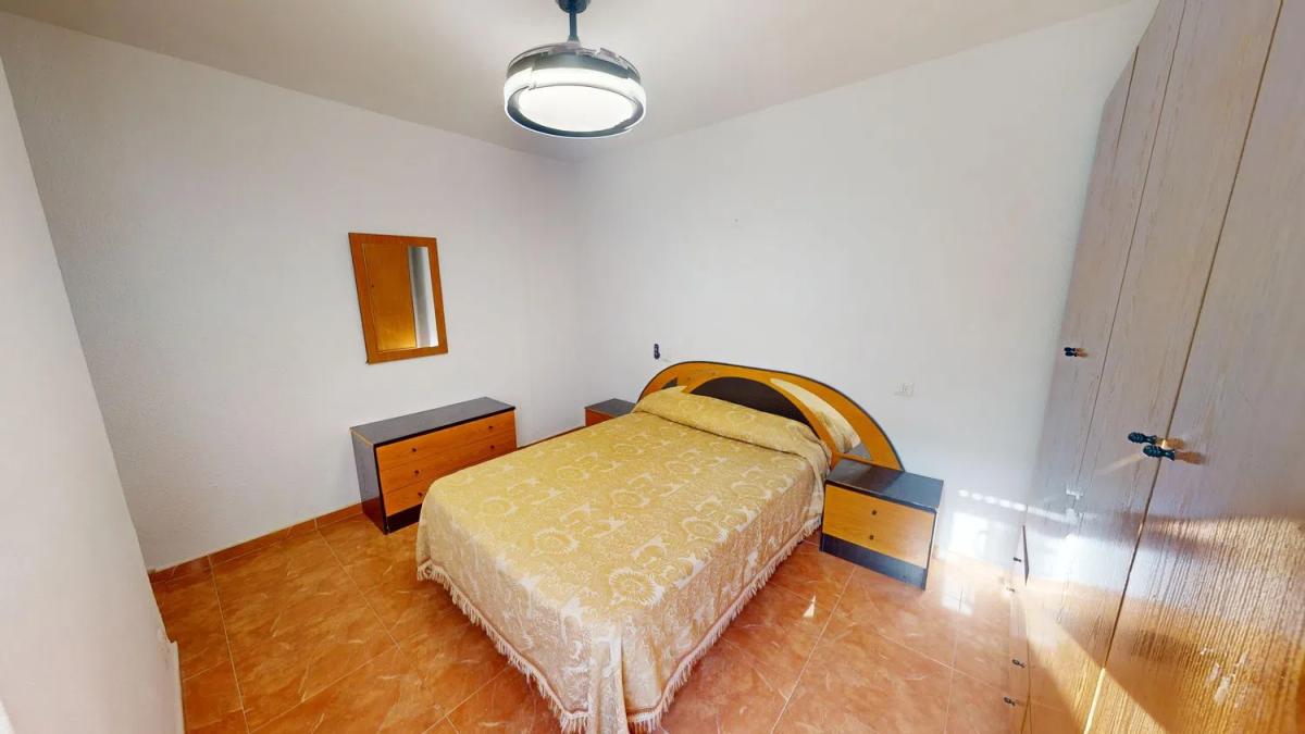 Penthouse sale in Calle Azorín, Guardamar del Segura photo 5