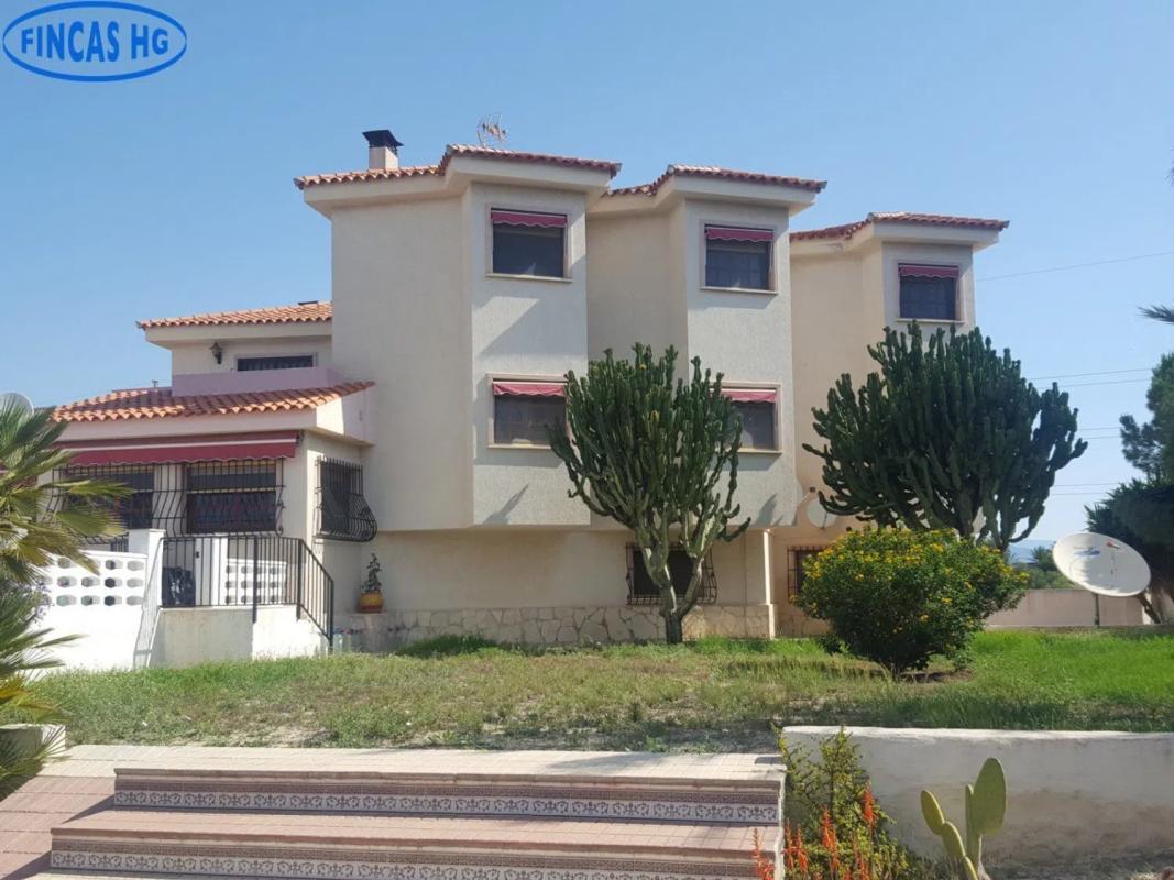 Propiedades en venta y alquiler en España photo 2