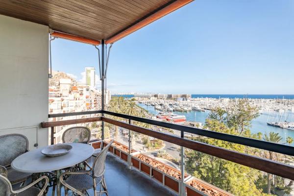 Piso en venta en Avenida de Ramón y Cajal, 3, Alicante / Alacant photo 1