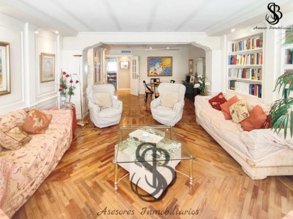 Пентхаус на продажу в Avenida Maisonnave, Аликанте thumbnail 1