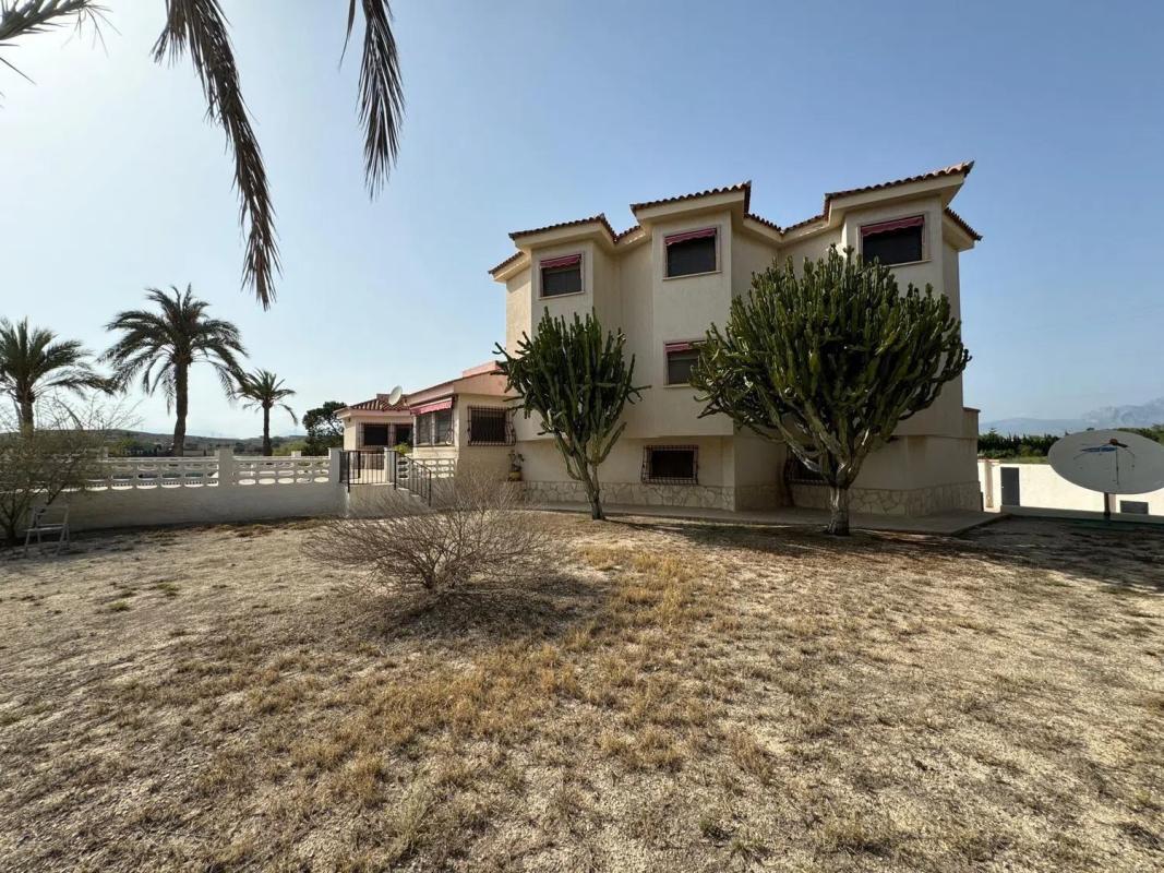 Properties for sale and rent in Spain photo 2