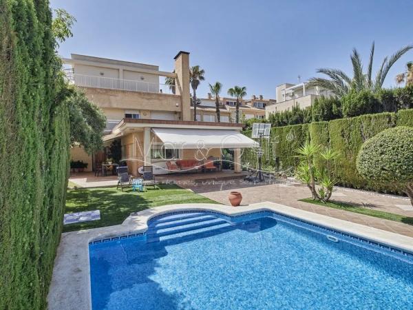 Casa independiente en calle Atún, 22 thumbnail 2